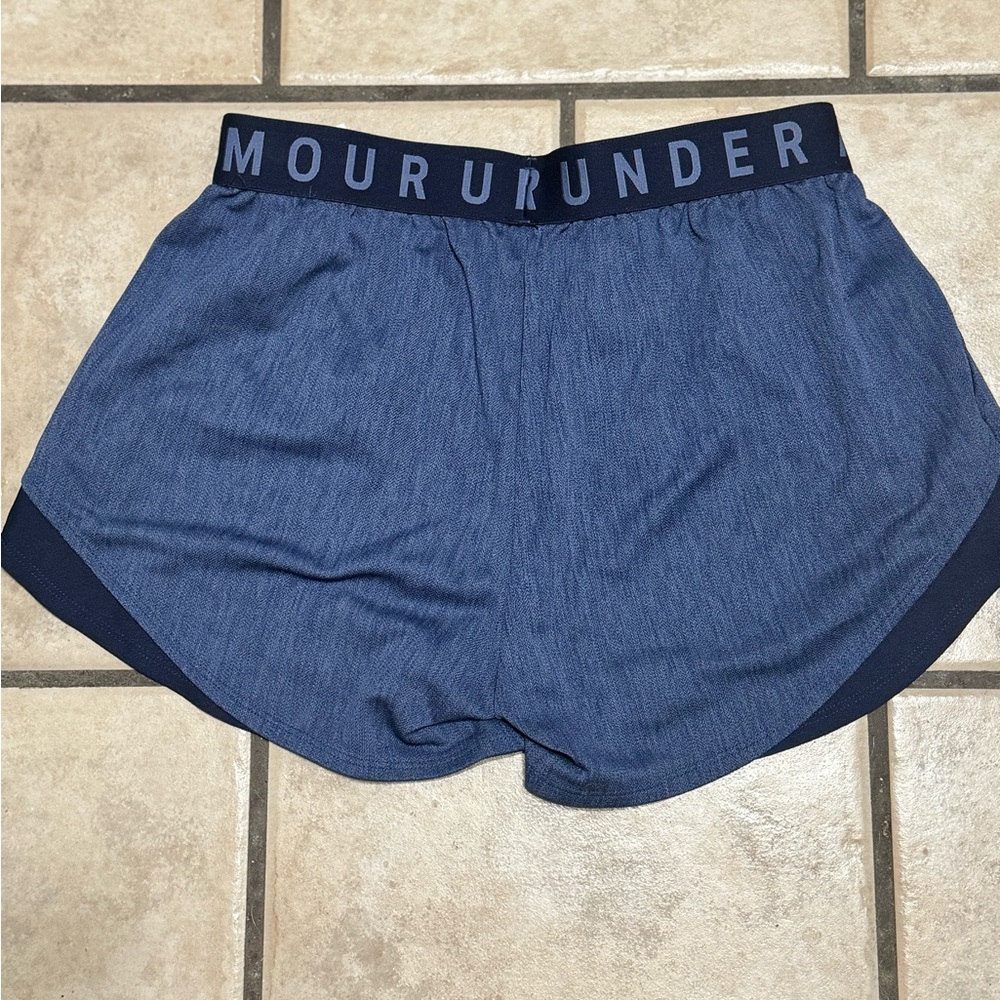 Under Armor women’s shorts navy blue with pockets small